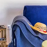 Island Getaway - Heritage House Дом отдыха Mirca (Brac)