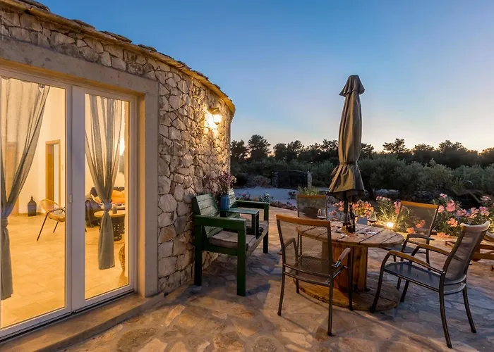 Island Getaway - Heritage House Vikendica Mirca (Brac)