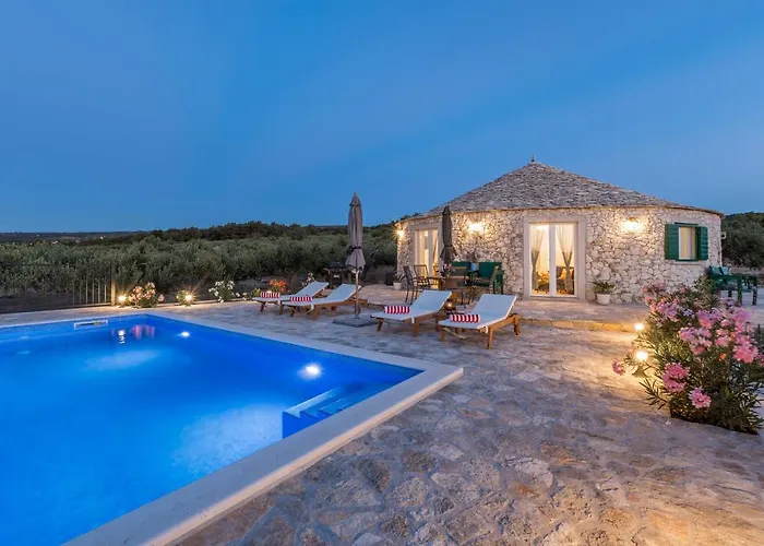 Vikendica Island Getaway - Heritage House Mirca (Brac)