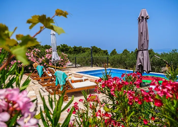 Island Getaway - Heritage House Vikendica Mirca (Brac)