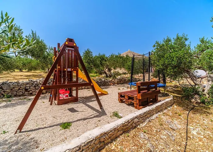 Vikendica Island Getaway - Heritage House Mirca (Brac)