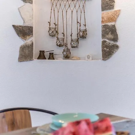 Island Getaway - Heritage House Mirce