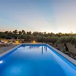 Island Getaway - Heritage House *