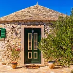 Island Getaway - Heritage House *