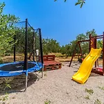 Island Getaway - Heritage House بيت للعطل