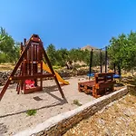بيت للعطل Island Getaway - Heritage House Mirce