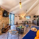 Island Getaway - Heritage House Vakantiehuis *