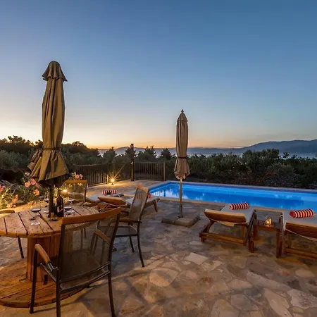 Holiday home Island Getaway - Heritage House