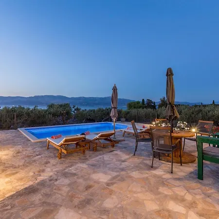 Island Getaway - Heritage House Holiday home *