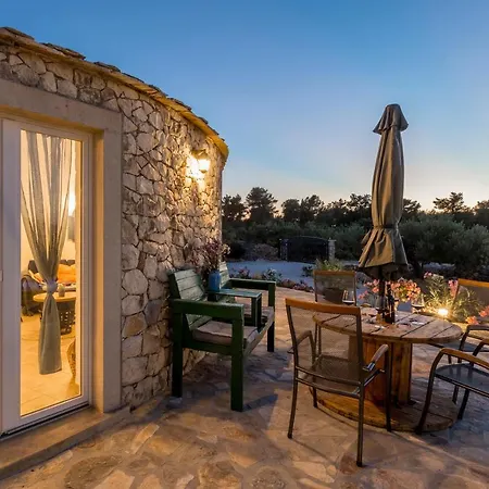 Island Getaway - Heritage House Holiday home Mirca (Brac)