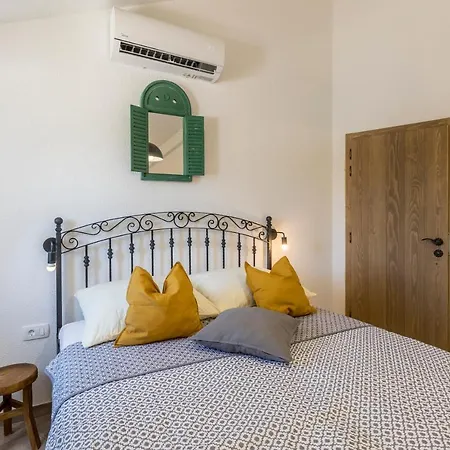 Holiday home Island Getaway - Heritage House *