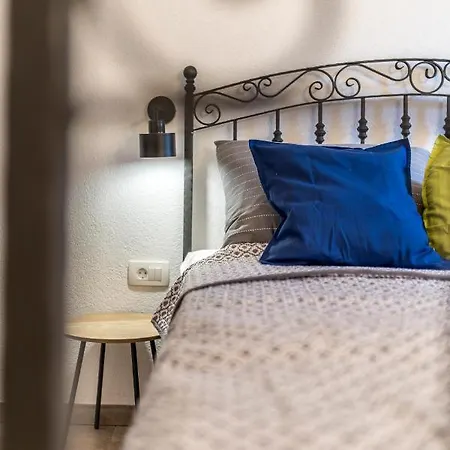 Island Getaway - Heritage House Holiday home Mirca (Brac)