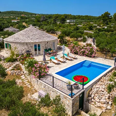Holiday home Island Getaway - Heritage House *