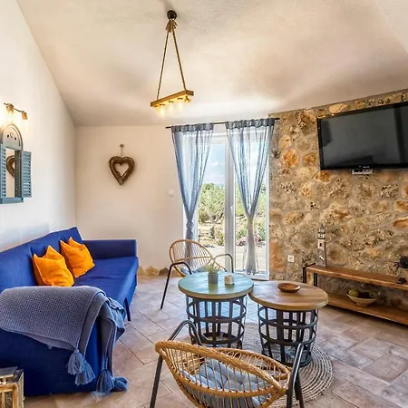 Island Getaway - Heritage House Mirca (Brac)