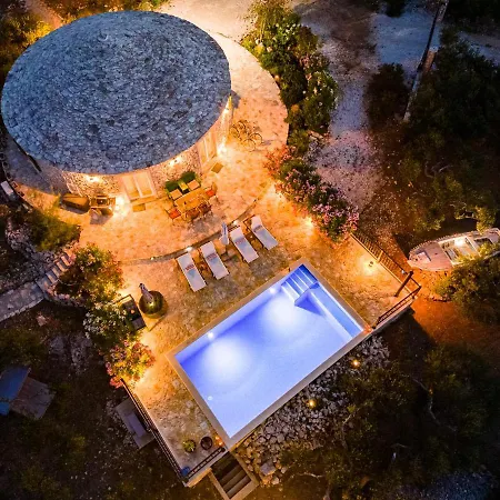 Island Getaway - Heritage House Mirca (Brac)