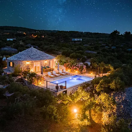 Island Getaway - Heritage House Holiday home *