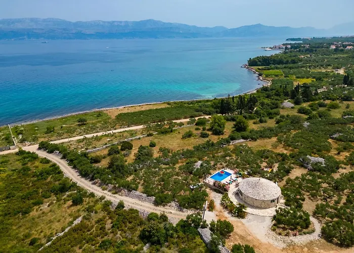 Island Getaway - Heritage House Mirce